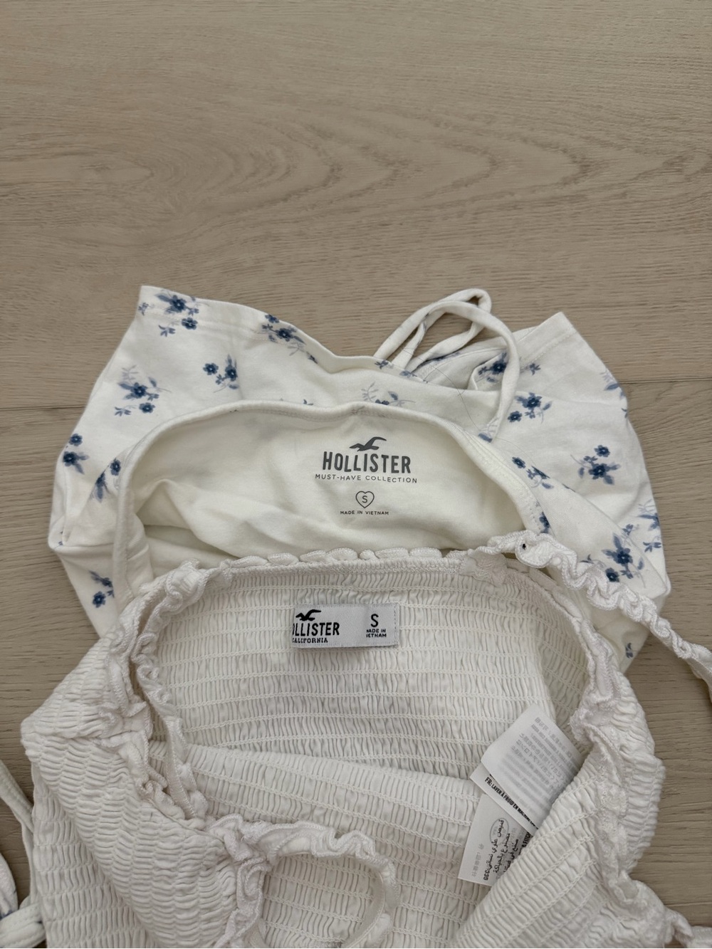 Hollister cami white blue floral S - Picture 3 of 3